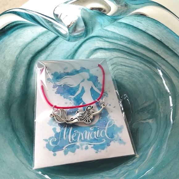 New in Package Mermaid Necklace - Picture 7 of 9